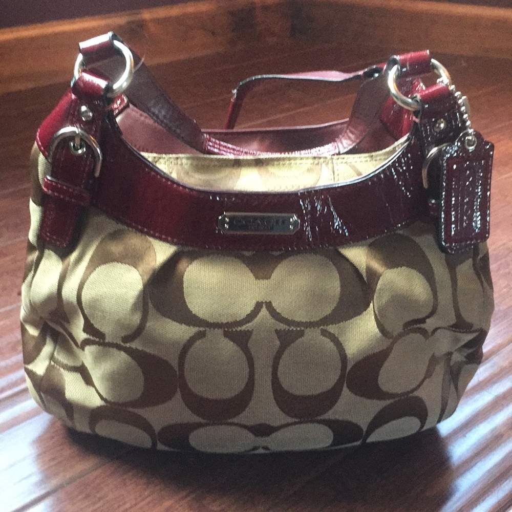 Coach Purse w/ Several Pockets